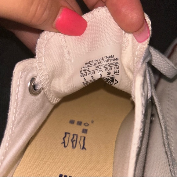 Converse Cream and Red Sneakers - Picture 4 of 4